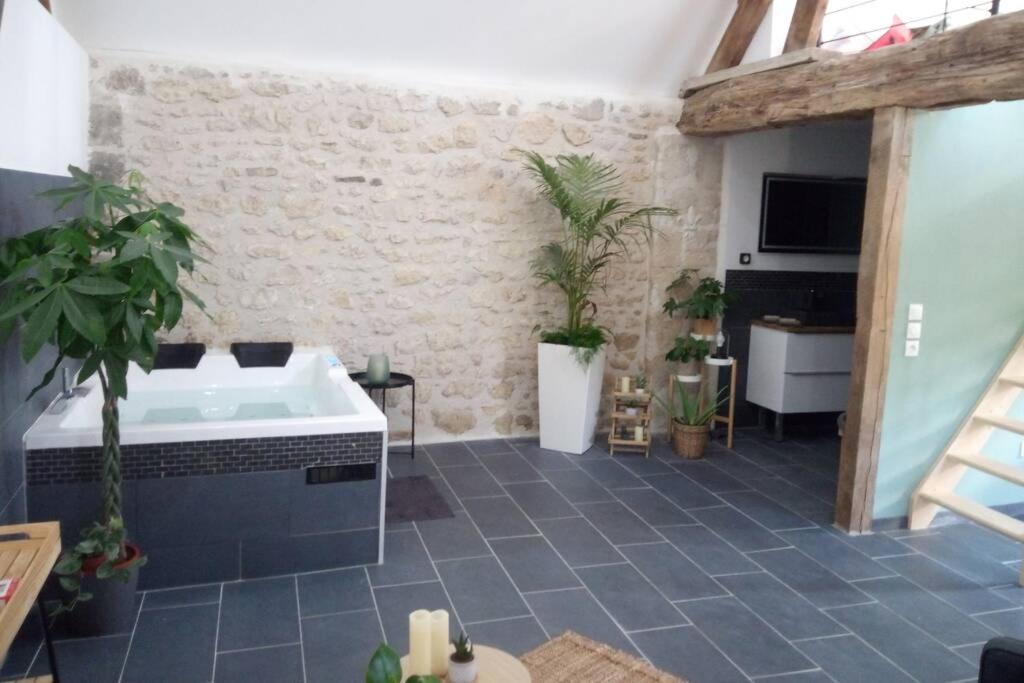 Maison Privative, Cocooning, Zen , Avec Jacuzzi Mont-Notre-Dame Luaran gambar